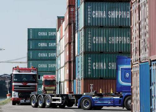 海运疯涨 出口贸易回升集装箱短缺