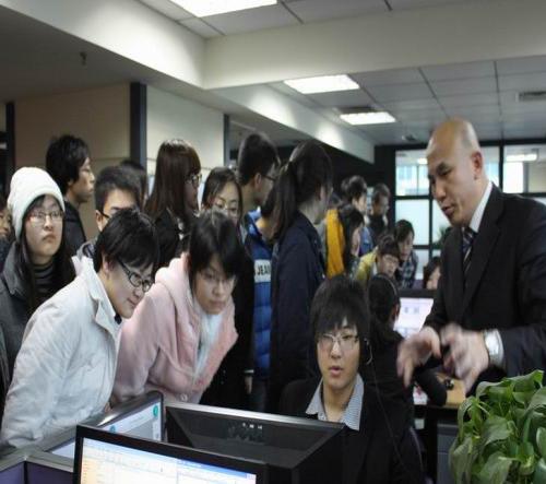 大连海事大学百名师生来访焦点娱乐集团