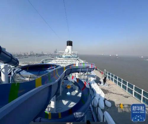 出海！国产首艘大型邮轮离港试运营